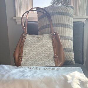 Michael Kors Tan and Cream Shoulder Bag
